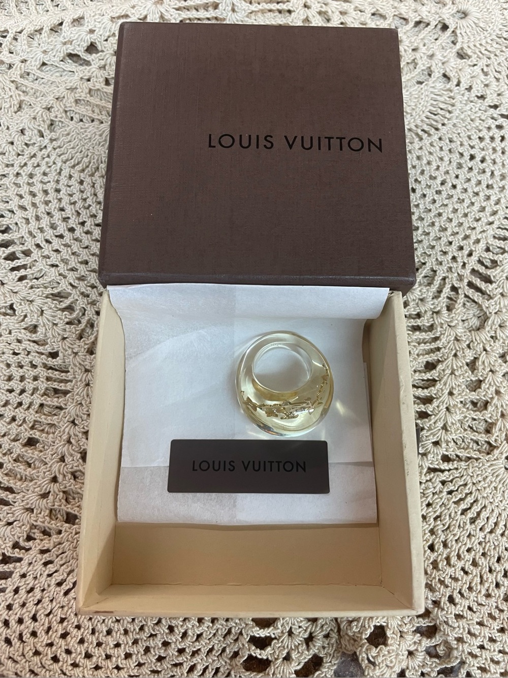 Louis Vuitton Berg COA included Inclusion ring clear resin embeddedgold monogram - Picture 2 of 9